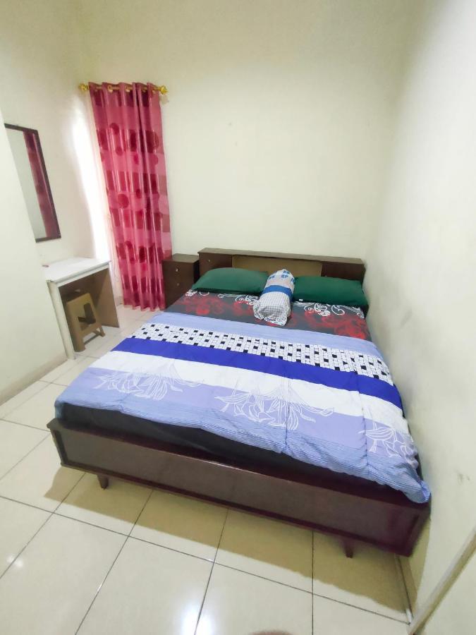 Radio Backpacker Guesthouse Syariah Bandung Kültér fotó
